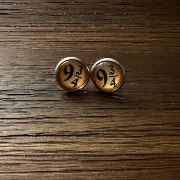 Wizarding World Of Harry Potter Jewelry - Harry Potter Themed Platform 9-3/4 Post Earrings